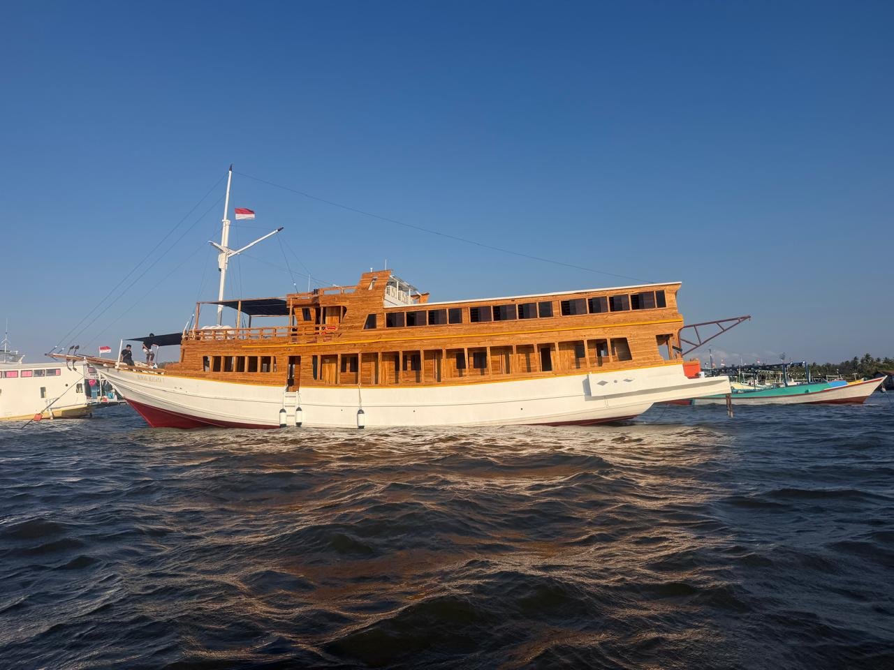 KLM Berkah Bersama — Labuan Bajo to Lombok budget open trip boat, departs every Monday
